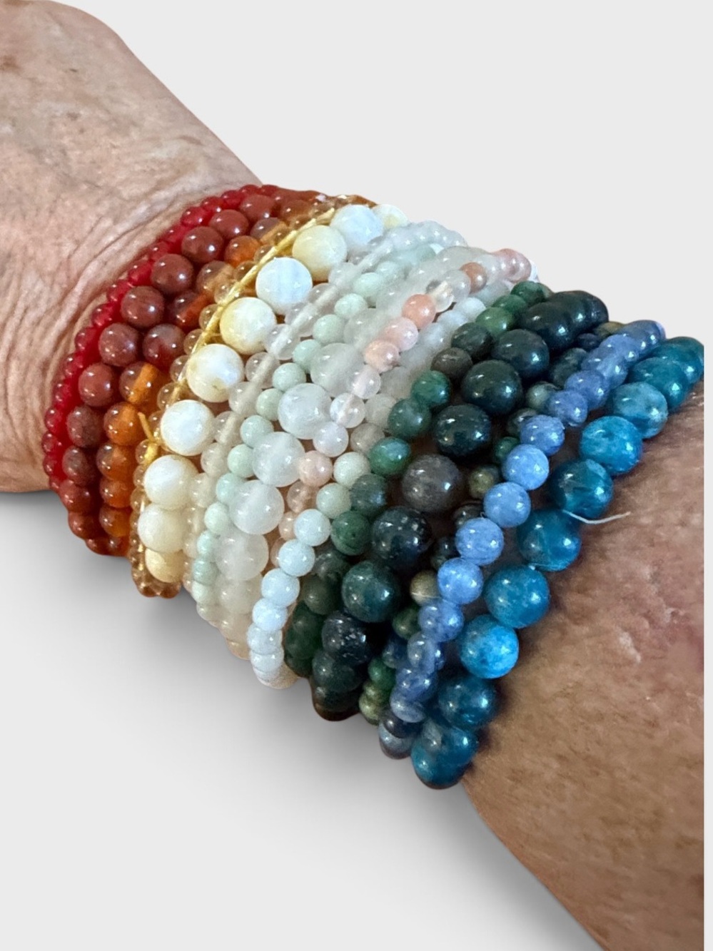 829 10/$50🏄🏻‍♀️ Set of 15 Gem Stone Stretch Beaded Bracelets